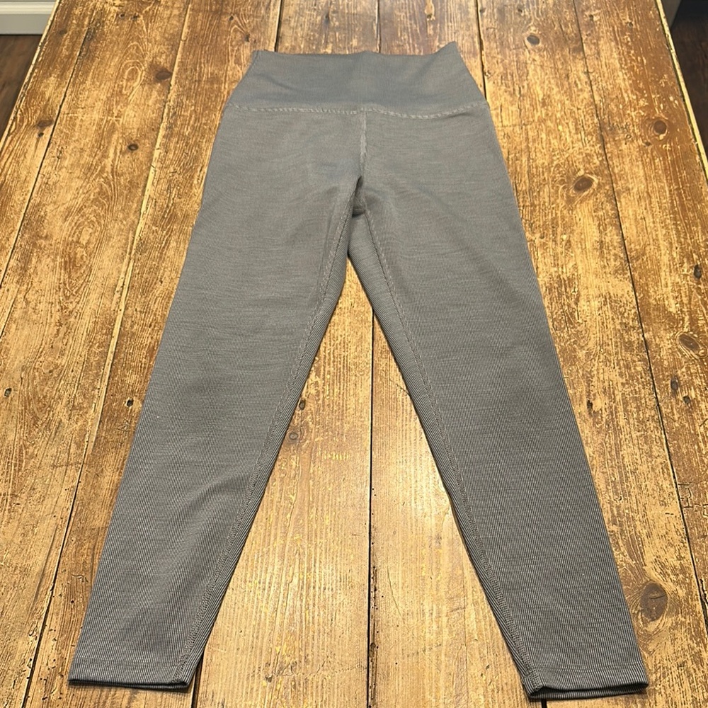 Beyond Yoga Ribbed Gray Leggings SZ S